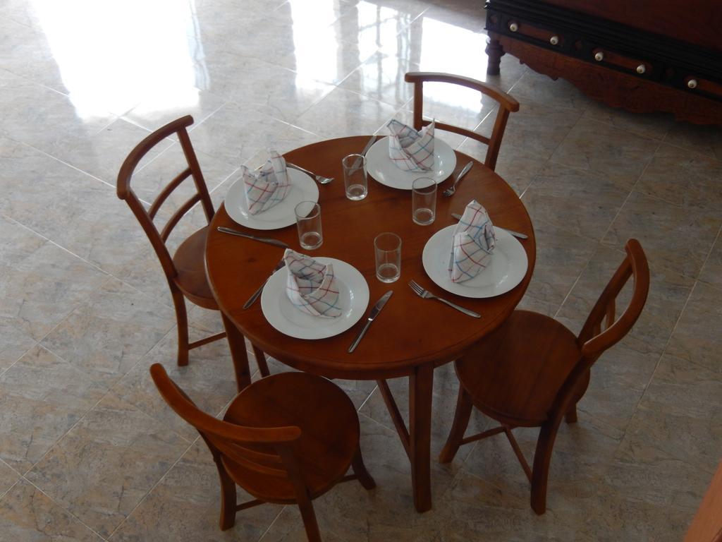 The Hotel Paradise Katunayaka Bagian luar foto