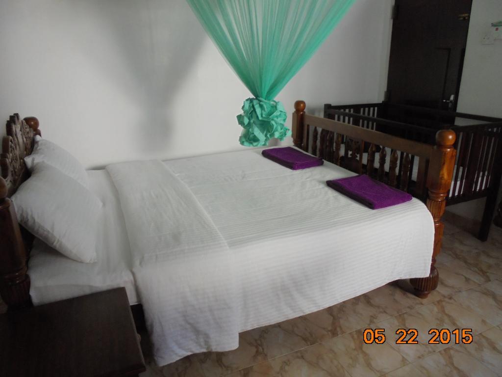 The Hotel Paradise Katunayaka Ruang foto