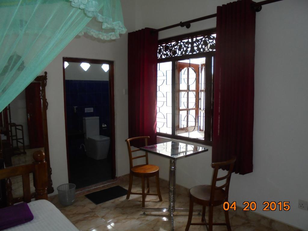 The Hotel Paradise Katunayaka Bagian luar foto