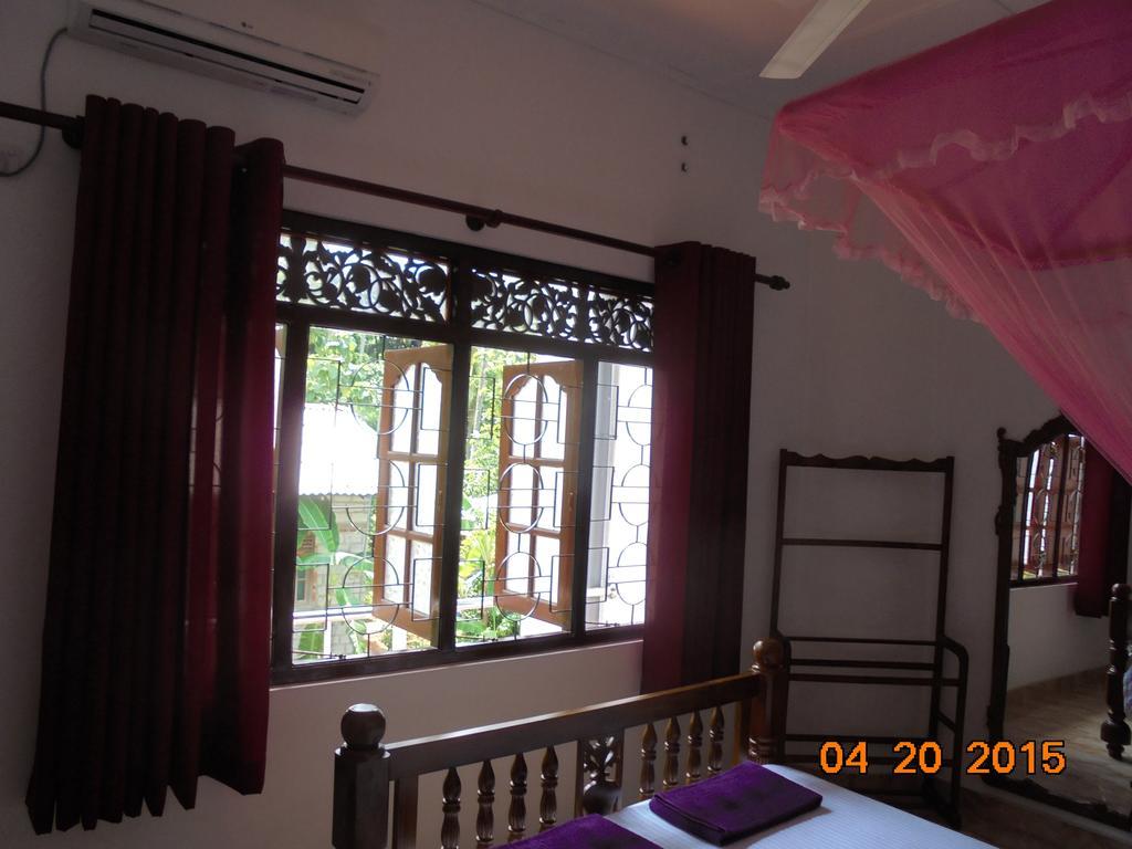 The Hotel Paradise Katunayaka Bagian luar foto