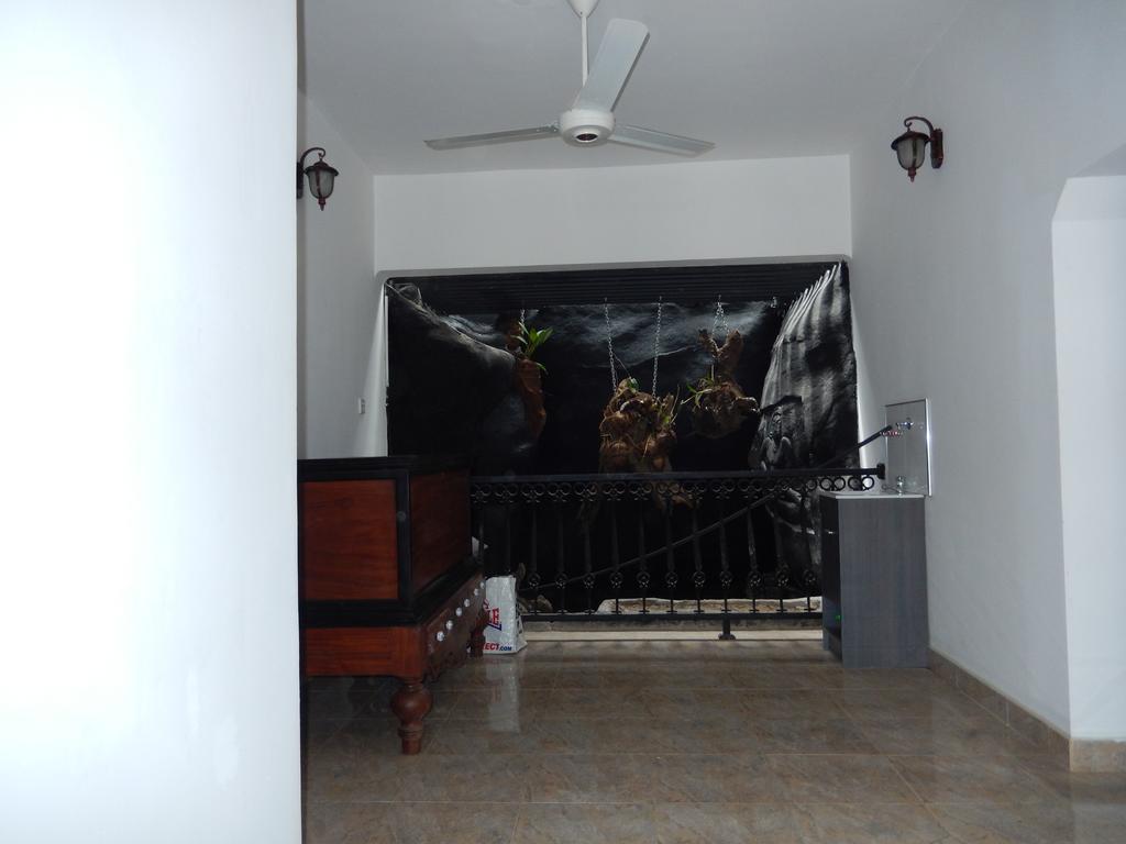 The Hotel Paradise Katunayaka Bagian luar foto