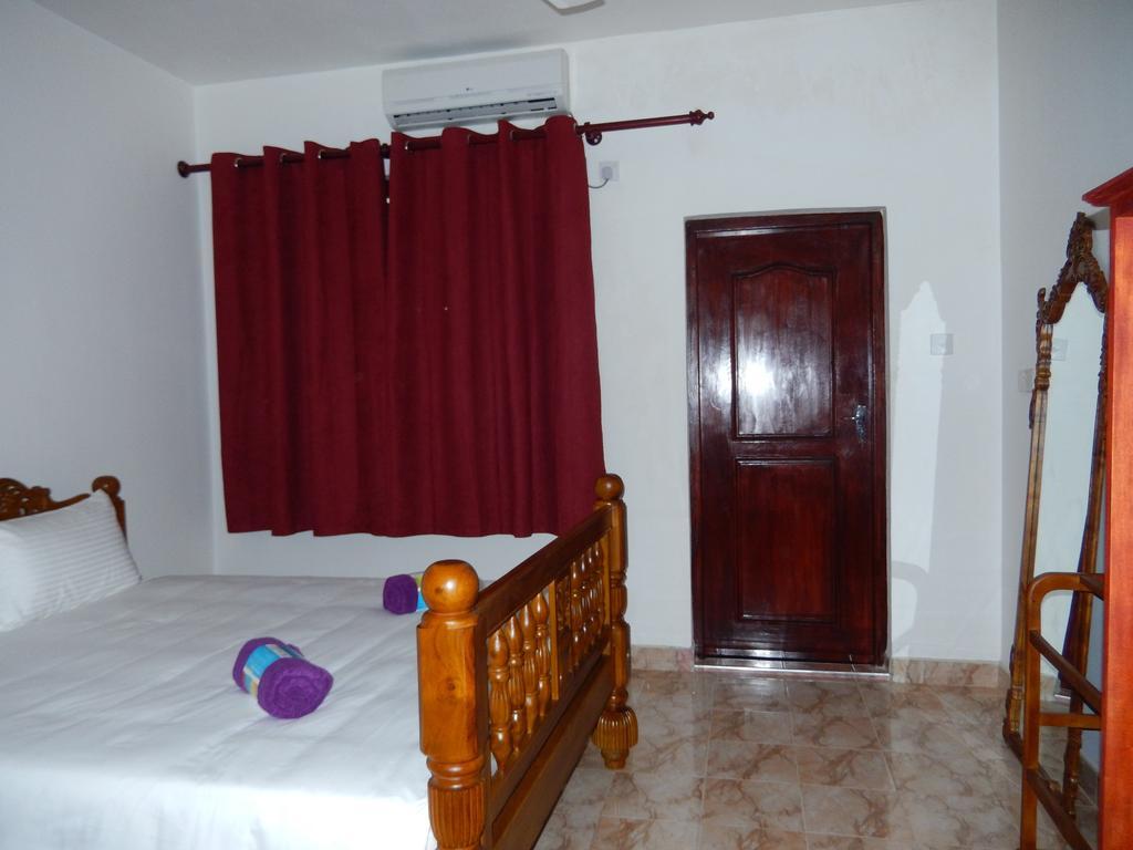 The Hotel Paradise Katunayaka Ruang foto