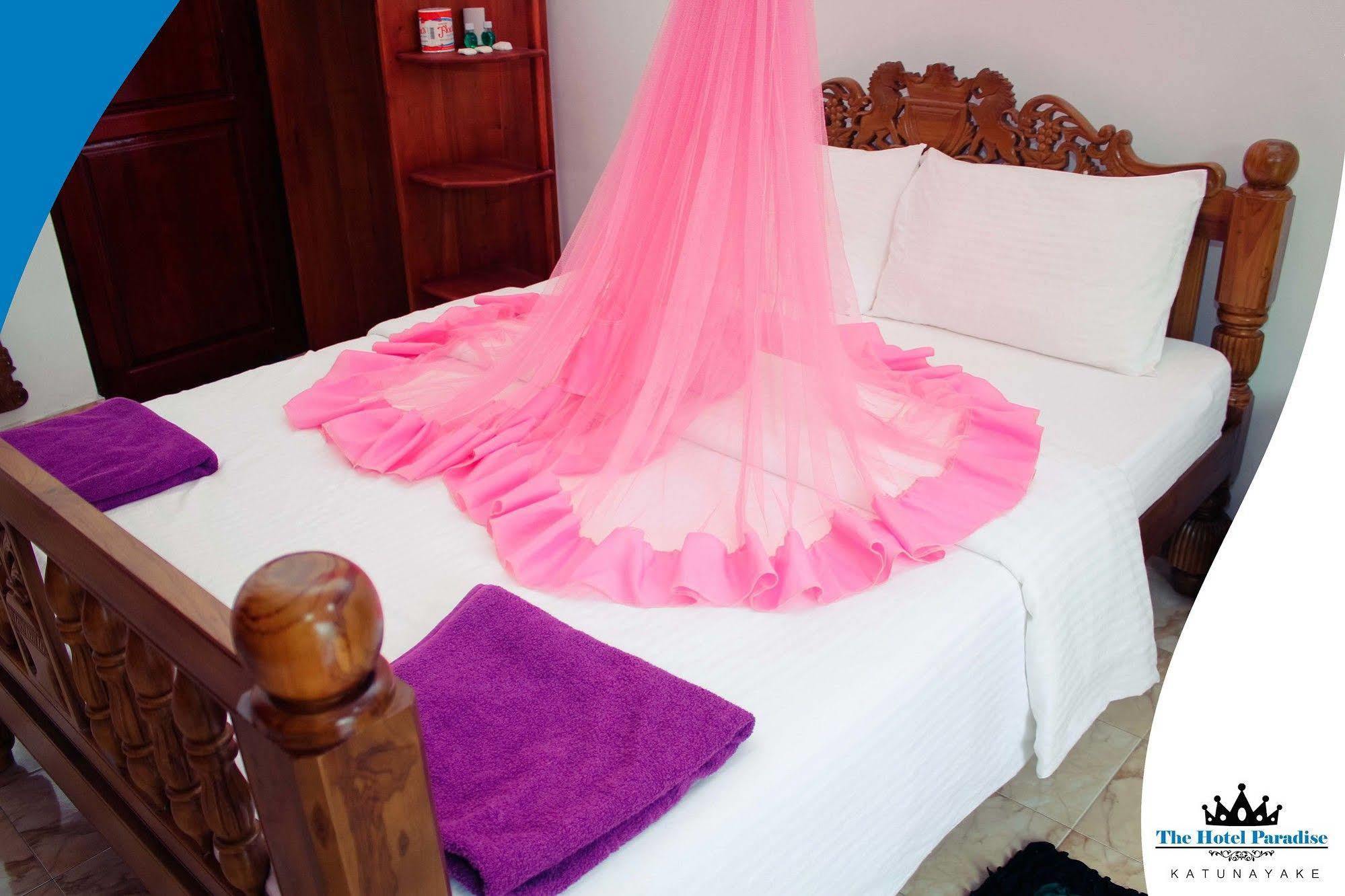 The Hotel Paradise Katunayaka Bagian luar foto